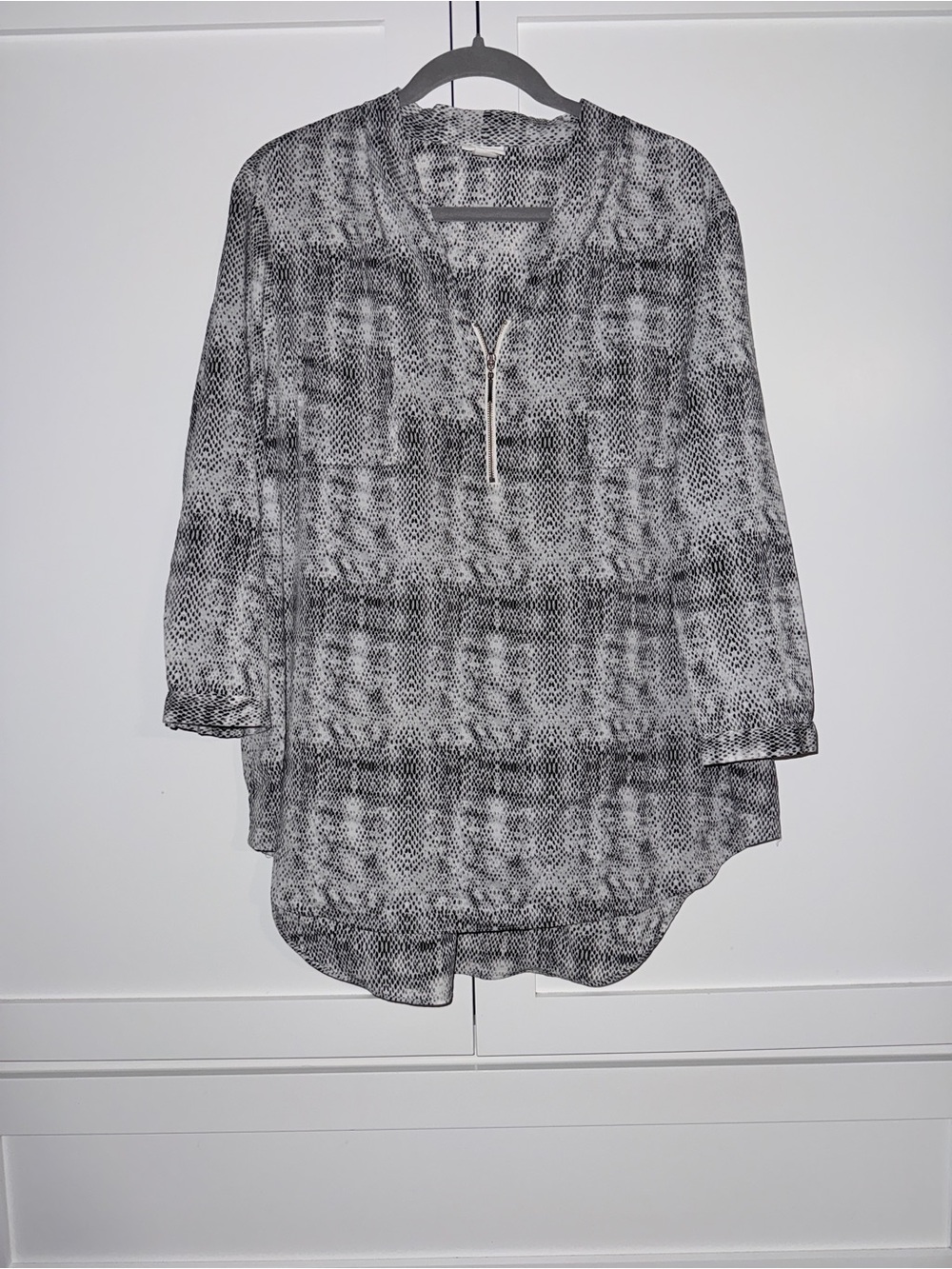 Jaclyn Smith Black & White Zip-Front Tunic Top